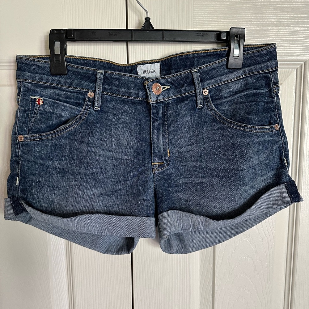 Hudson Jean Shorts, Med/Dark Wash. Like new condition!